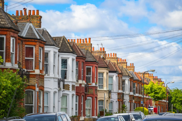 One in Three UK Property Sales Collapse, Leaving Sellers Facing Heavy Financial Losses